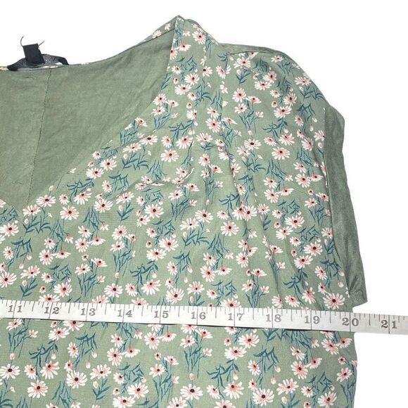 PaperMoon Sage Green Floral Print Button Back Top - Picture 5 of 7